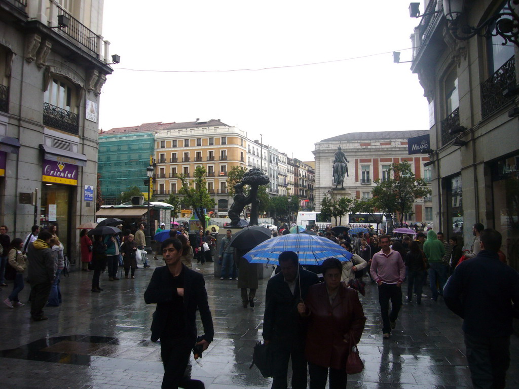 Calle del Carmen street and the Puerta del Sol square