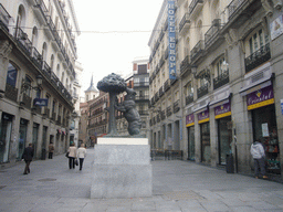 Statue of a bear and a madrone tree, at the Puerta del Sol square