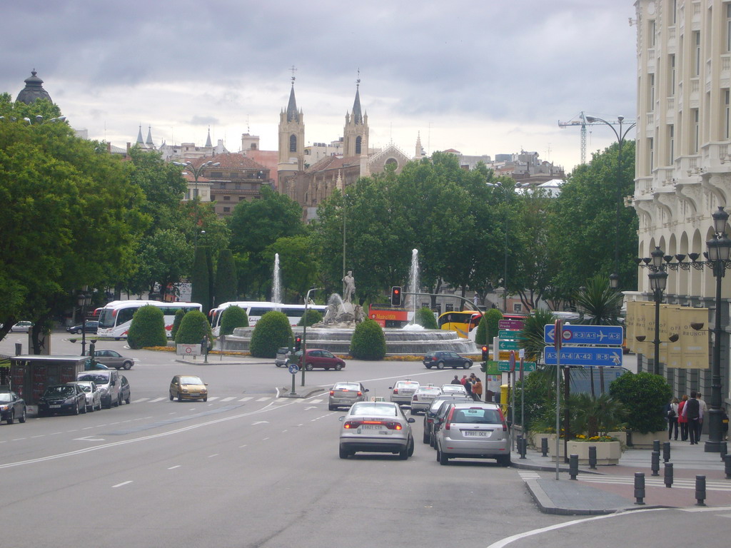 The Plaza de las Cortes square, with the Neptune Fountain and the San Jerónimo el Real church