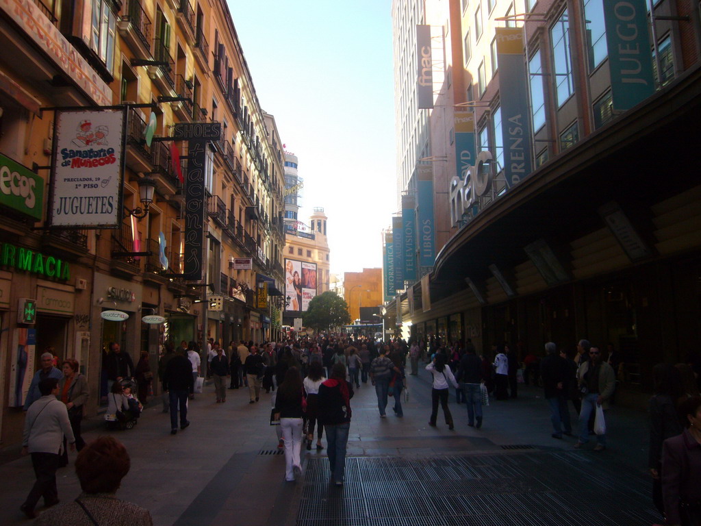 The Calle de Preciados shopping street