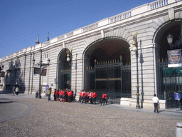 School class at the entrance to the Royal Palace