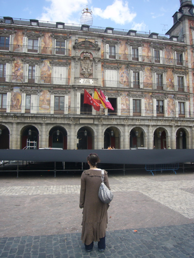 Miaomiao at the Casa de la Panadería at the Plaza Mayor square