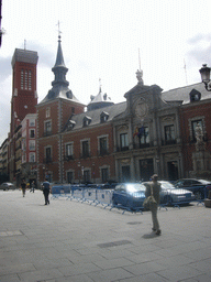 Kees at the Plaza de la Provincia square, with the Palacio de Santa Cruz