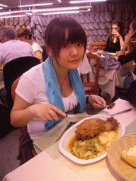 Miaomiao having dinner in the Museo Del Jamón in the Calle Mayor street