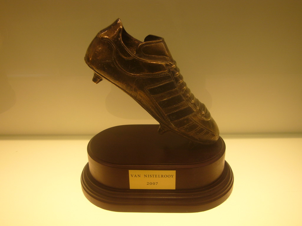 Spanish Golden Shoe of 2007 for Ruud van Nistelrooy, in the museum of the Santiago Bernabéu stadium