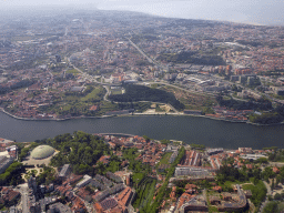 The Douro river, the Jardim do Palácio garden, the Super Bock Arena and Arrábida shopping mall, viewed from the airplane from Eindhoven