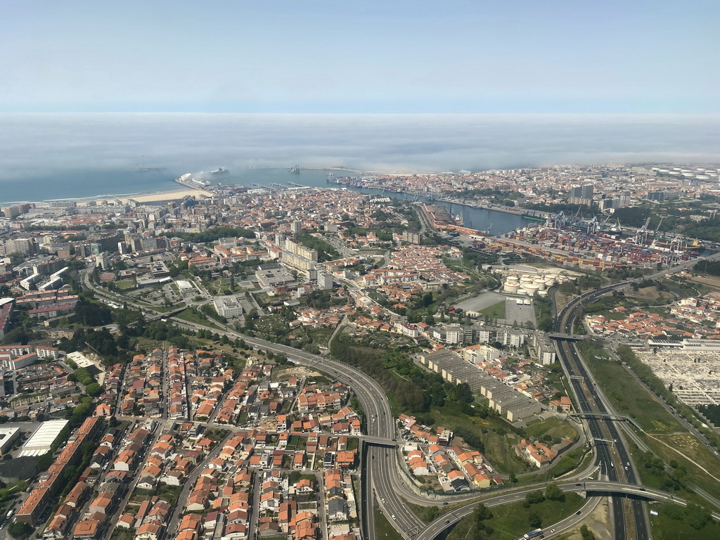 The city of Matosinhos and its harbour, viewed from the airplane from Eindhoven