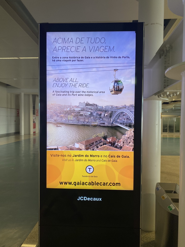 TV screen with information on the Gaia Cable Car at Vila Nova de Gaia, at the Arrivals Hall at the Francisco Sá Carneiro Airport