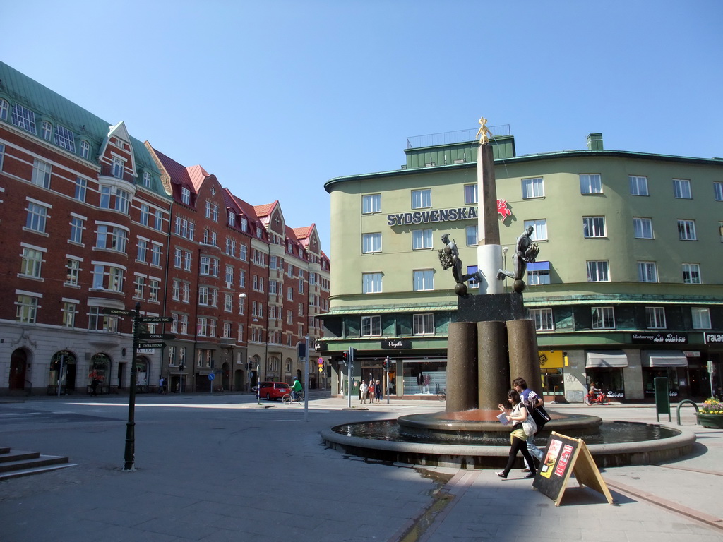 Triangeln square with fountain