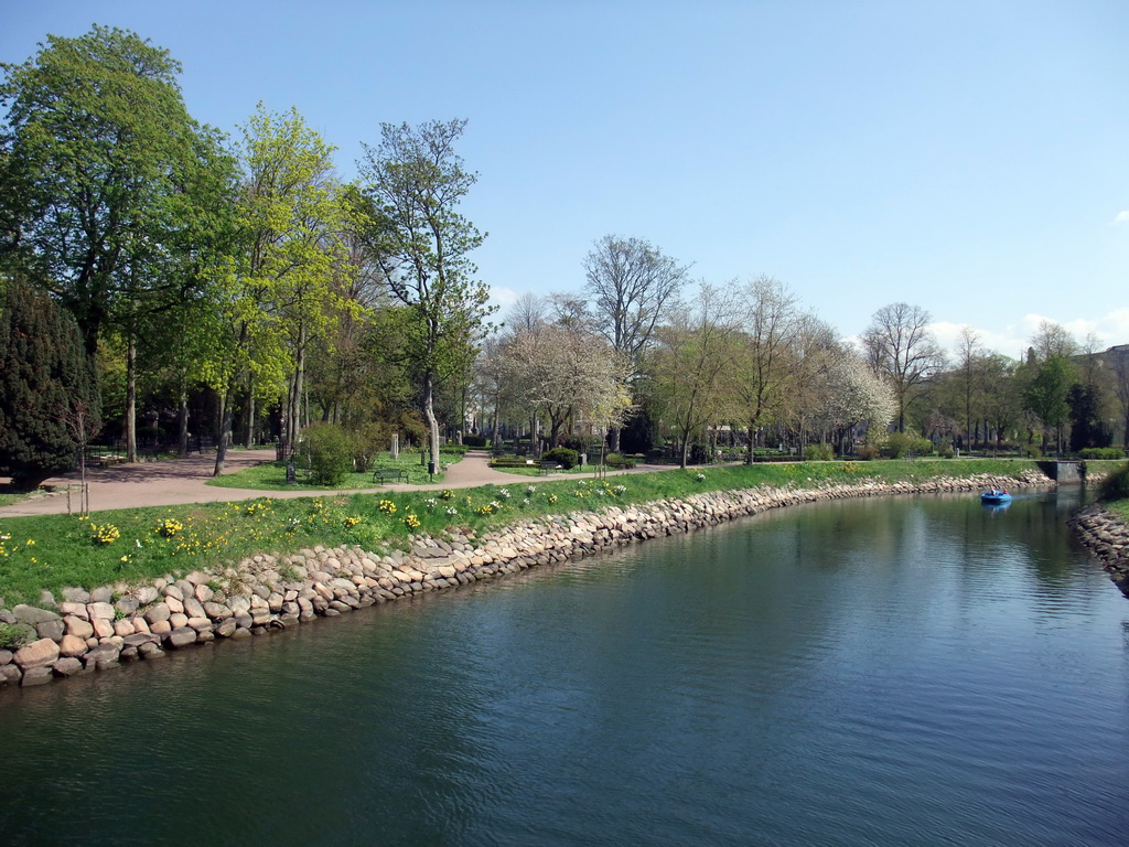 East side of the Parkkanalen canal, viewed from the Slottsgatan bridge