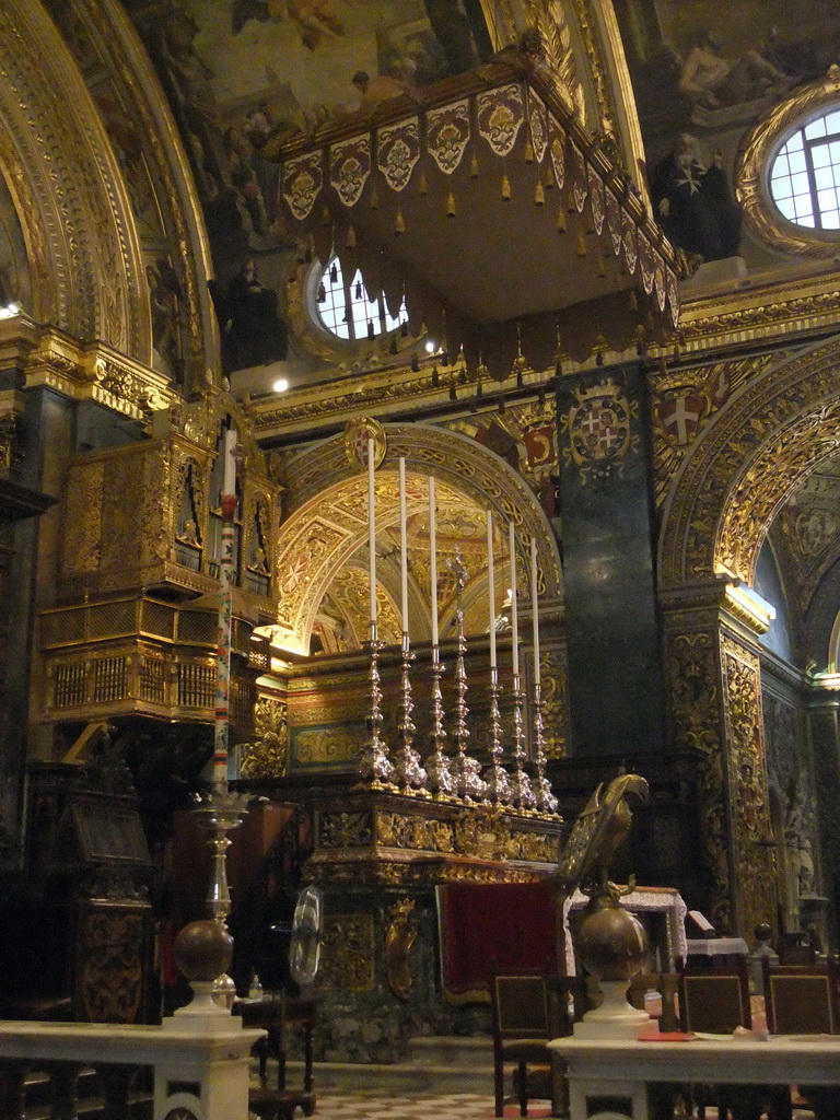 The altar anf organ of St. John`s Co-Cathedral at Valletta
