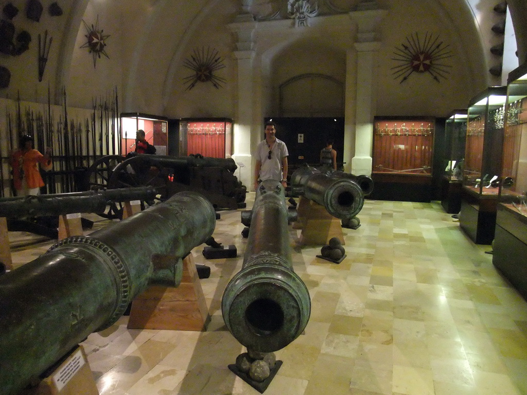 Tim with cannons at the Armoury of the Grandmaster`s Palace at Valletta