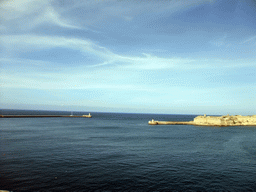 malta_1_266 - 186 kb - 1024x768 - The Grand Harbour with the pier at Fort Saint Elmo and the pier at Fort Ricasoli, viewed from the Siege Bell Monument at Valletta The Grand Harbour with the pier at Fort Saint Elmo and the pier at Fort Ricasoli, viewed from the Siege Bell Monument at Valletta