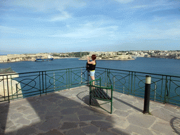 Miaomiao at the Lower Barracca Gardens at Valletta, with a view on the Grand Harbour, Fort Ricasoli and Villa Bighi at the town of Kalkara