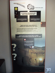 malta_1_385 - 208 kb - 768x1024 - Explanation on the temples and the directions of the sun, in the Hagar Qim Temples Museum Explanation on the temples and the directions of the sun, in the Hagar Qim Temples Museum