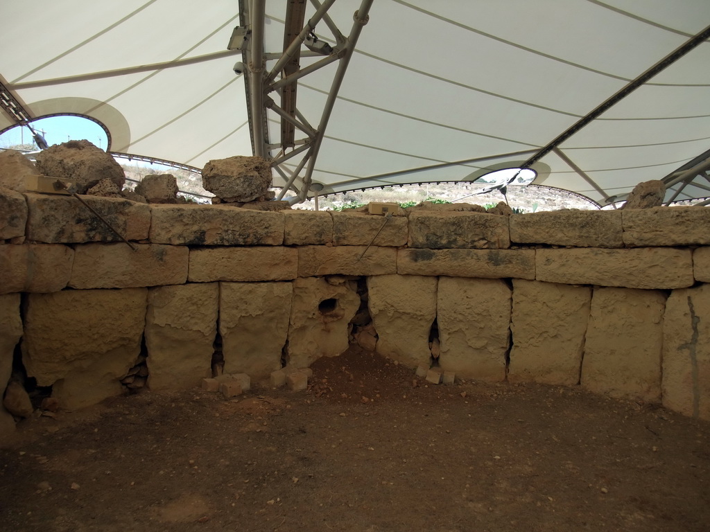 Walls with oracle hole at the Central Temple of the Mnajdra Temples