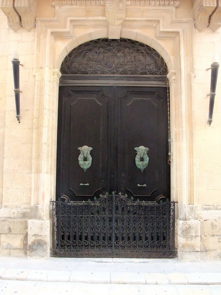 Door of the Casa Inguanez building in the Triq Villegaignon street at Mdina