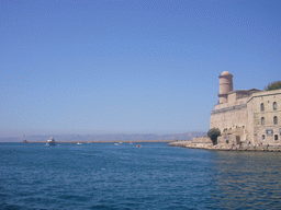 The Quai des Angles pier and the Fort Saint-Jean