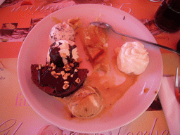 Icecream and cake in a restaurant at the Old Port