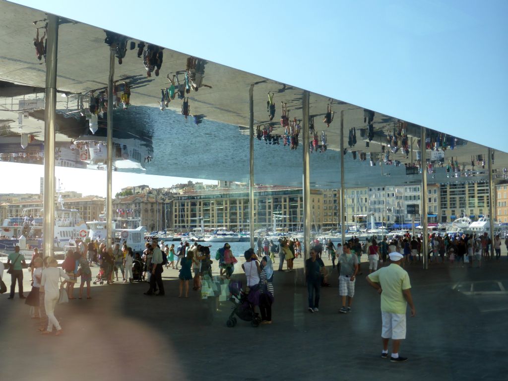 Large mirror at a pavilion at the Quai des Belges street, and the Old Port