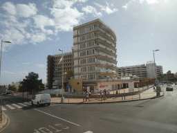 Front of the Hotel HL Suite Playa del Inglés at the Avenida de Gran Canaria street, viewed from the shuttle bus from the Gran Canaria Airport