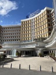 Front of the Suite Hotel Playa del Inglés at the Avenida de Gran Canaria street