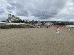 Miaomiao at the Playa del Inglés beach