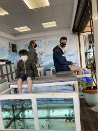 Tim and Max at the Doctor Fish at the Playa del Inglés Aparcamiento shopping mall