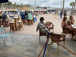 Miaomiao at a terrace at the Playa del Inglés Aparcamiento shopping mall