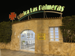 Front of the Clinical las Palmeras clinic at the Avenida de Tenerife street, by night