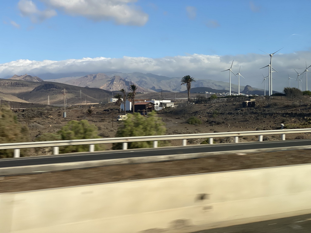 Windmills and the town of Aldea Blanca, viewed from the tour bus on the GC-1 road