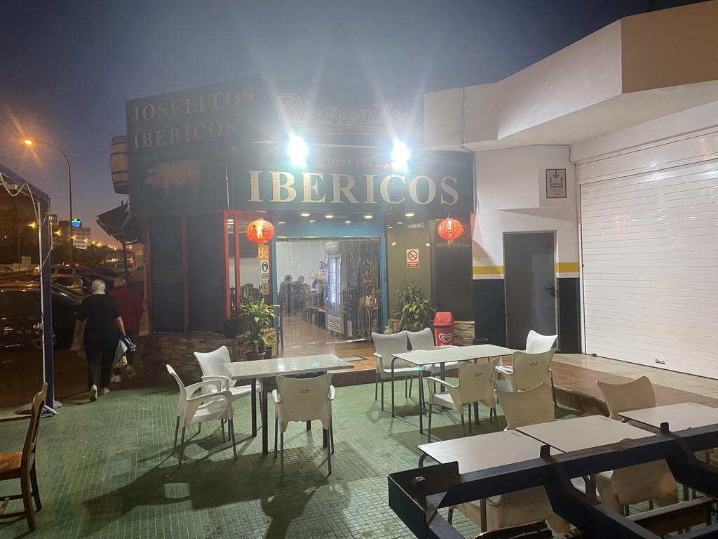 Front of the Restaurant Casa Antigua at the Avenida de Moya street, by night