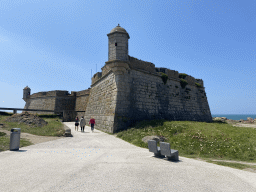 Northeast side of the Castelo do Queijo castle