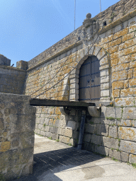 Drawbridge at the east side of the Castelo do Queijo castle