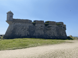 North side of the Castelo do Queijo castle