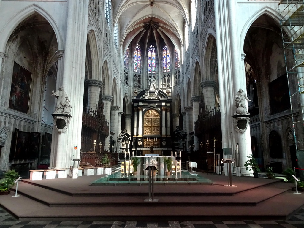 Apse, choir and altar of St. Rumbold`s Cathedral