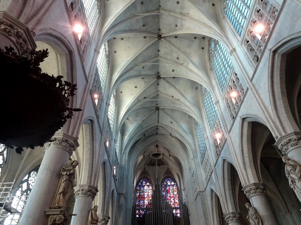 Nave and organ of St. Rumbold`s Cathedral
