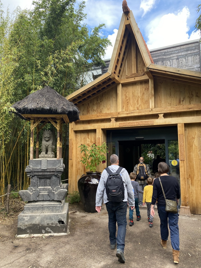 Entrance to the `Adembenemend Azië` building at the Asia section of ZOO Planckendael