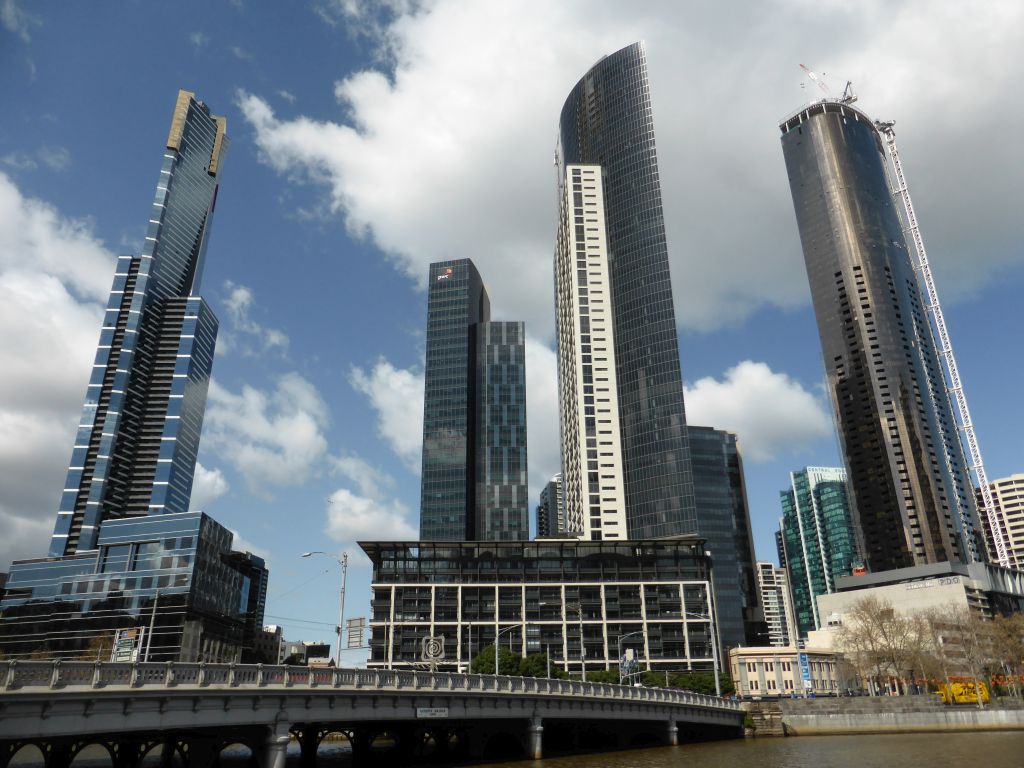 The Queens Bridge over the Yarra River, the Eureka Tower and other skyscrapers, viewed from Enterprize Park