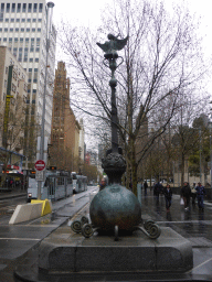 Lamp post at the crossing of Swanston Street and Flinders Lane