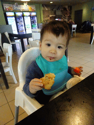 Max having lunch at Restaurant Smulrijk at the Dierenrijk zoo