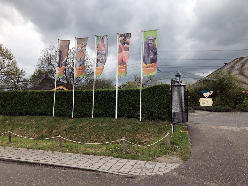 Entrance to the Dierenrijk zoo at the Heiderschoor street