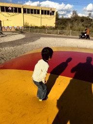 Max at the trampoline at the playground near Restaurant Smulrijk at the Dierenrijk zoo