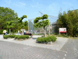 Bird cage with Blue-and-yellow Macaws in front of the Dierenrijk zoo