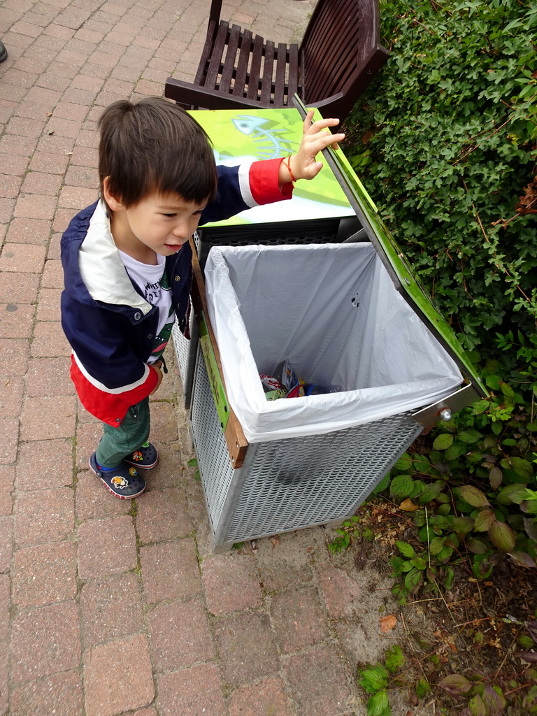 Max with a trash can at the Dierenrijk zoo