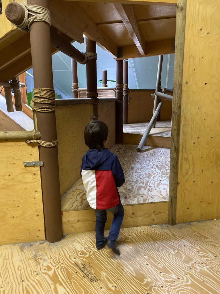 Max at the Indoor Apenkooien hall