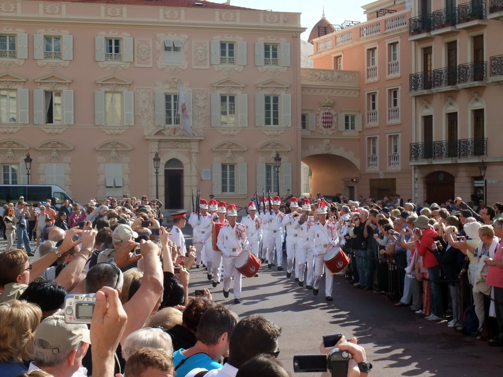 Changing of the guards at the Place du Palais square