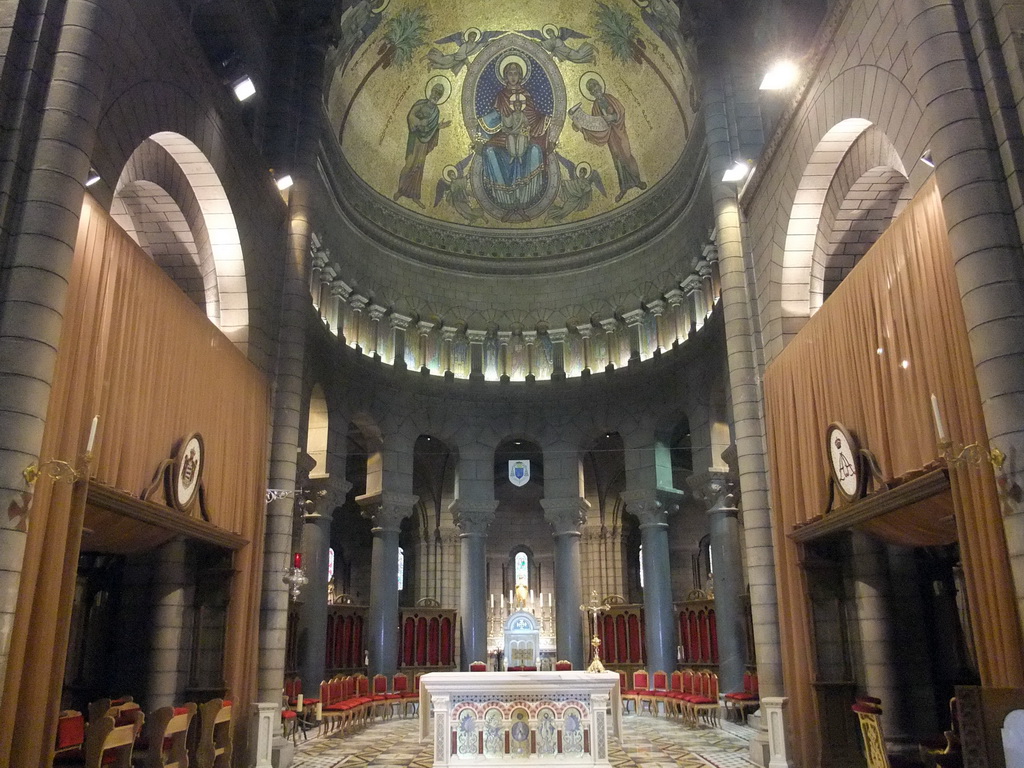 Choir, altar and dome of the Saint Nicholas Cathedral