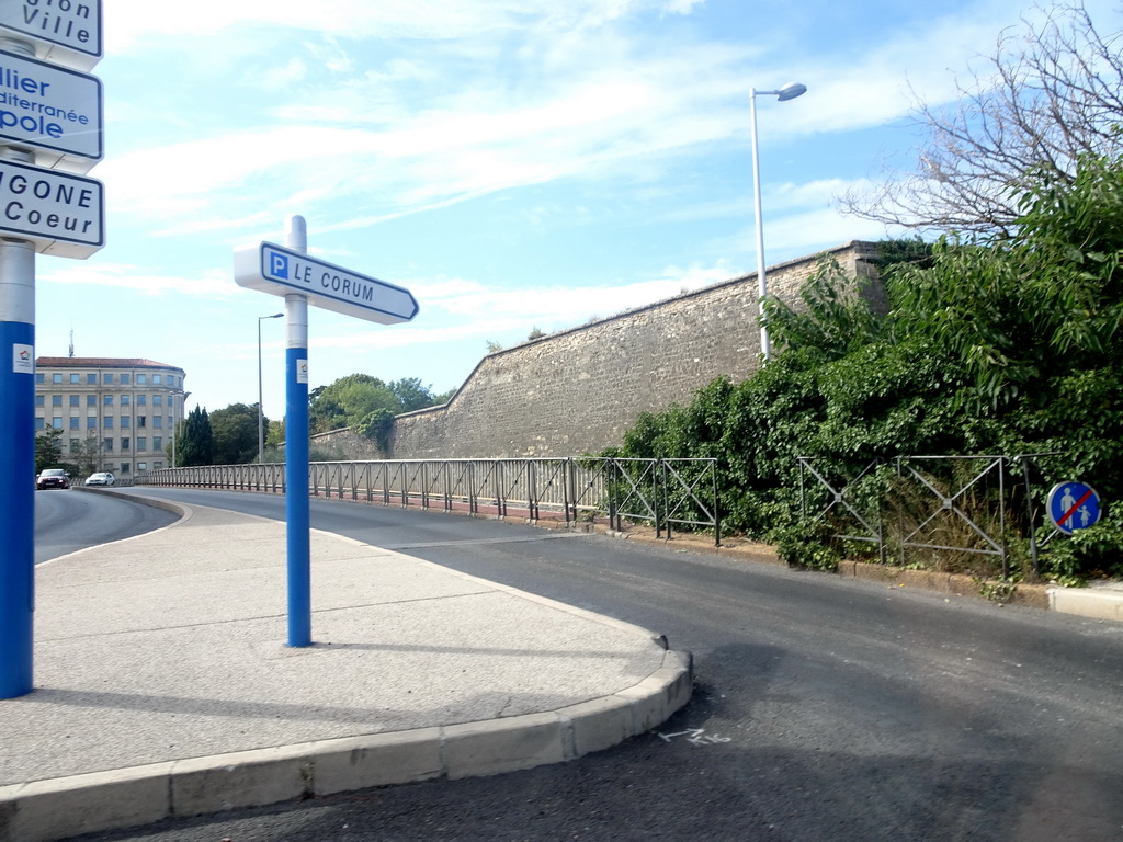 Wall at the south side of the Atelier Canopé de Montpellier building at the Avenue des États du Languedoc, viewed from the taxi