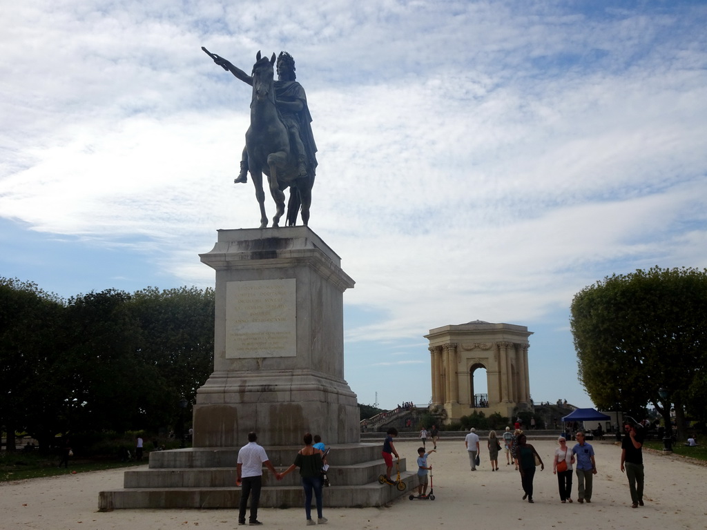 Equestrian statue of King Louis XIV and the Pavillon du Peyrou pavillion at the Promenade du Peyrou